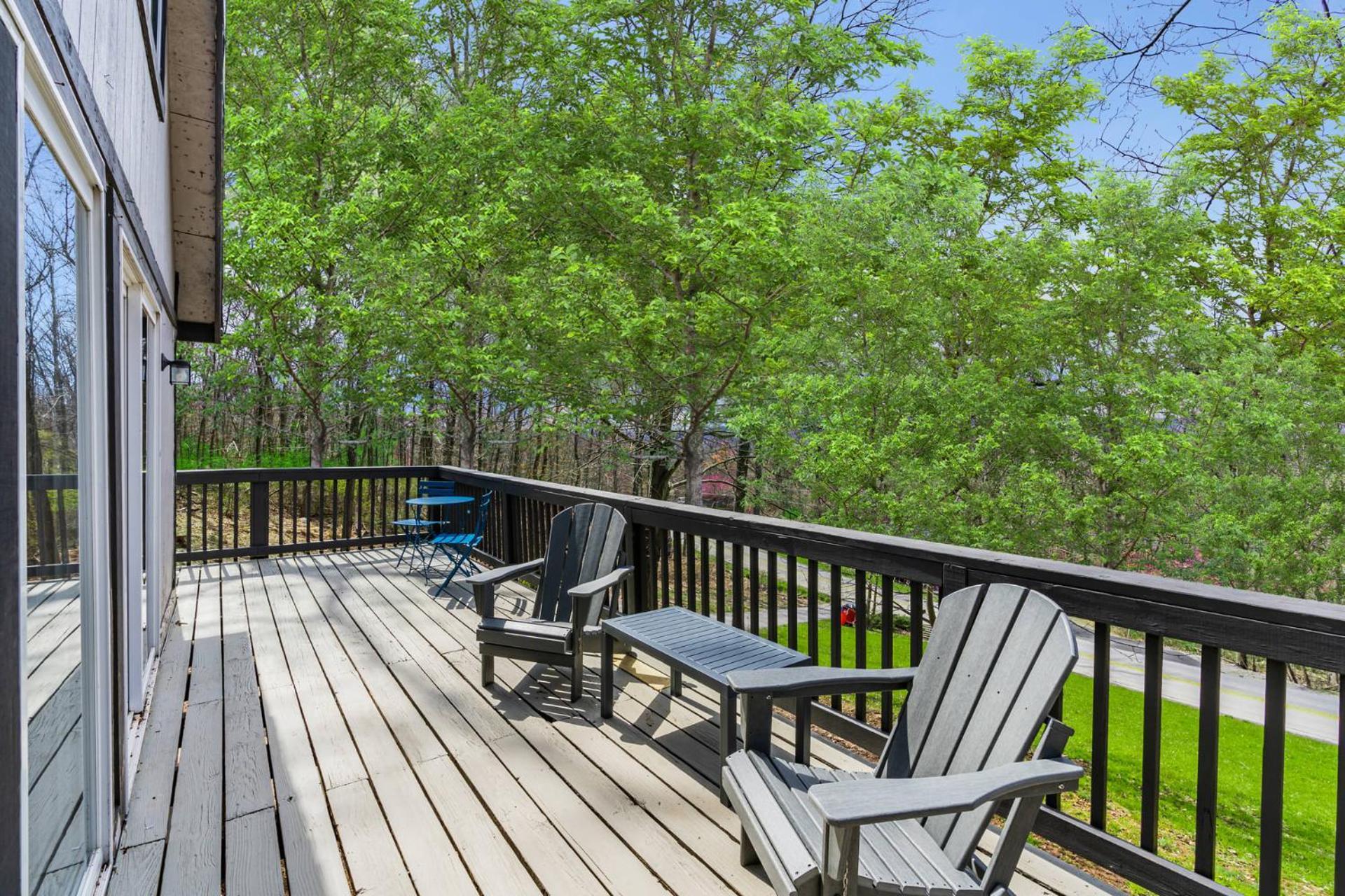 Hot Tub, Wraparound Deck, & Wifi At Chalet Cabin Villa Inwood Exterior photo